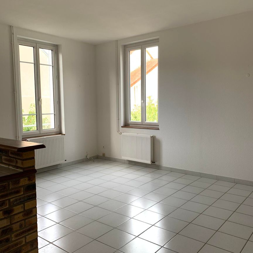 T2 duplex 1er étage - avec place de parking - Photo 1