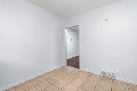 For Lease - 343 Ranee Avenue Unit# Main, Toronto, Ontario - Photo 3
