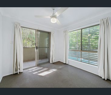 Modern 3-Bedroom Retreat in the Heart of New Farm - Photo 3