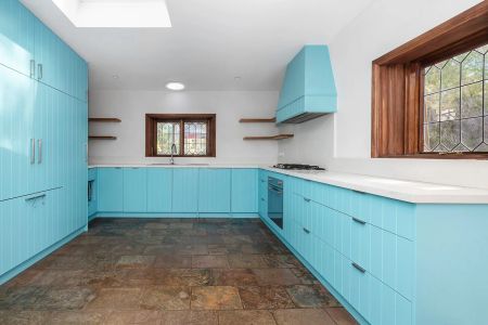 Cottage Style Modern Convenience - Photo 3