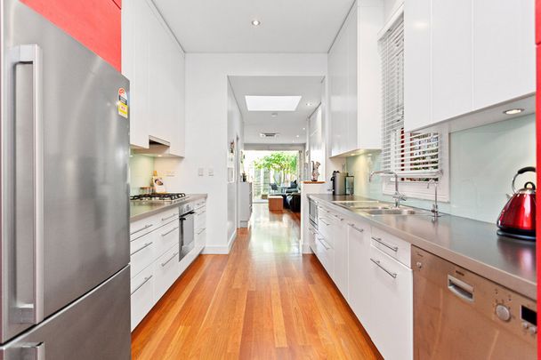 Bright & spacious entertainer’s oasis in the heart of Newtown (Access via Gentle Lane) - Photo 1
