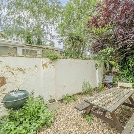 3 bedroom flat to rent - Photo 4