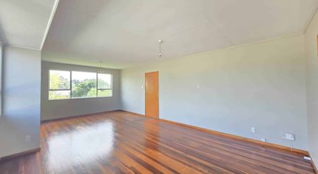 Spacious & Pet-Friendly 4-Bedroom Home - Photo 3