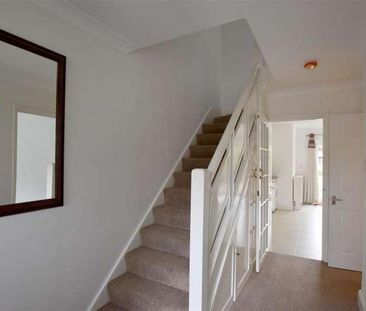 Willow Road, Redhill, RH1 - Photo 1