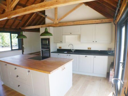 2 bedroom detached house to rent - Photo 5