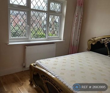 1 bedroom in a house share to rent - Photo 3