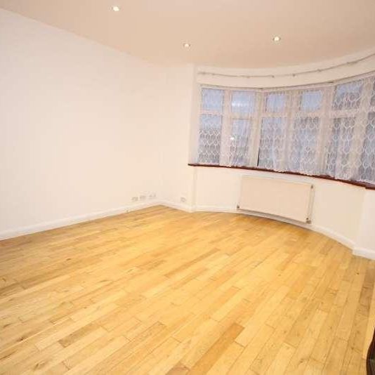 Green Court, Edgware, Middlesex, HA8 - Photo 1