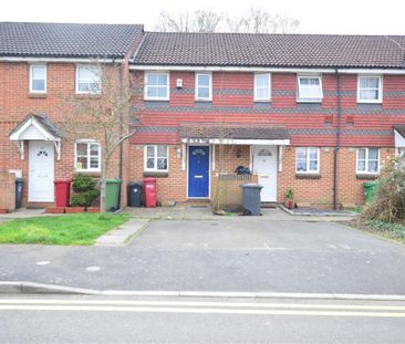 Stranraer Gardens Slough Berkshire - Photo 2