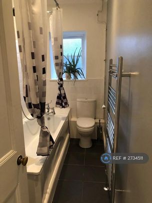 3 bedroom flat to rent - Photo 1