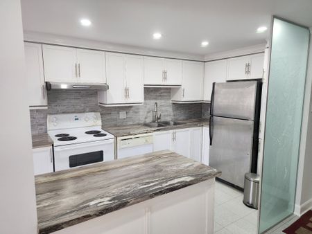 Condo for rent, Montréal (Saint-Laurent) - Photo 2