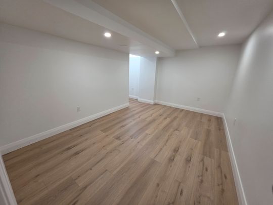 For Lease - 250 Sunset Ridge, Vaughan, Ontario - Photo 1