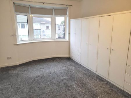 3 bedroom flat to rent - Photo 5