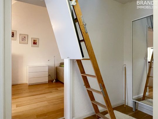 Modernes Dachgeschoss! 1-Zimmer-Wohnung/42 m² mit Spitzboden (Schlafbereich) in HH-Barmbek Nord... - Foto 1