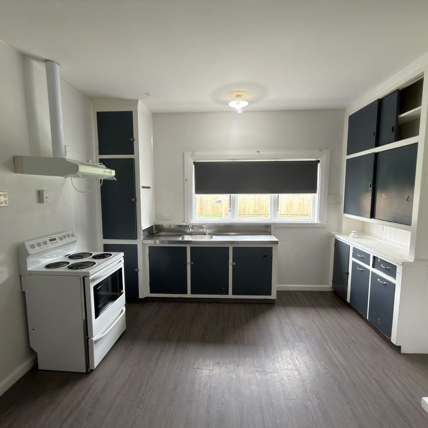 1393 Springs Road, Lincoln - Photo 1