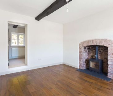 An idyllic four bedroom fully refurbished cottage located on the Ke... - Photo 2