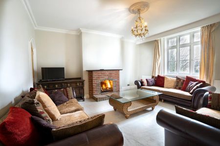 4 bedroom flat to rent - Photo 4