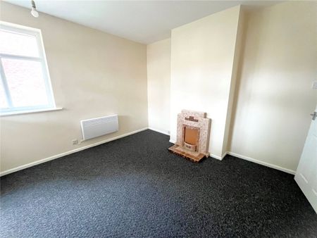 Park Drive, Ilkeston, Derbyshire, DE7 - Photo 3