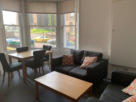 3 bedroom flat to rent - Photo 5
