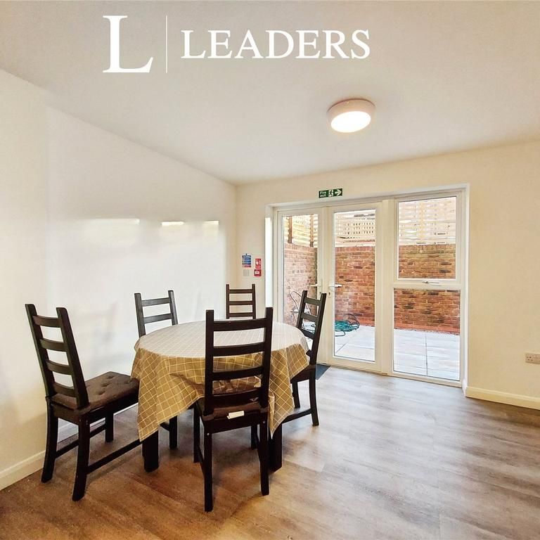 1 bedroom in a house share to rent - Photo 1