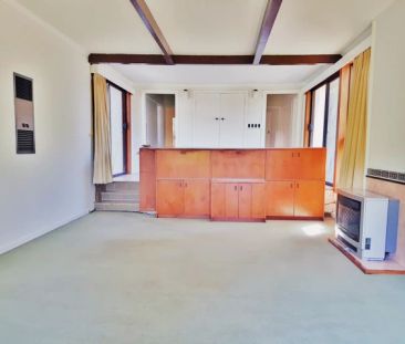 4 Bed, 2 Bath - Photo 2