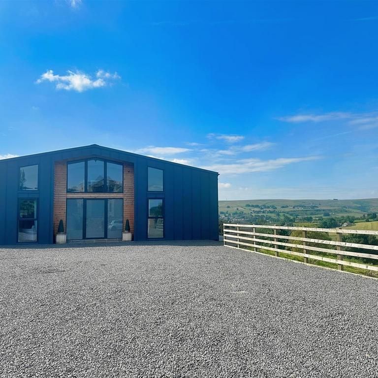 4 bedroom detached house to rent - Photo 1