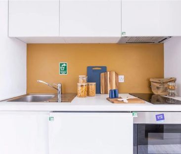 1 bedroom private hall to rent - Photo 4