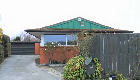 Great Location 3-Bed House with Double Garage - Photo 3