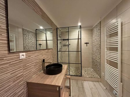 Location Appartement 2 pièces 56m² - Photo 4