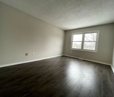 For Lease - 1207 Potters Wheel Crescent, Oakville, Ontario - Photo 3