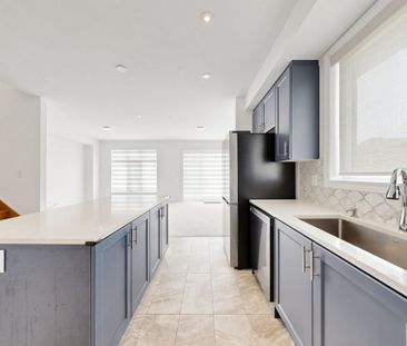 For Lease - 2046 Cameron Lott Crescent, Oshawa, Ontario - Photo 2