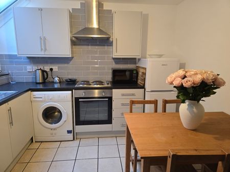 3 Bed Flat, Hamilton Square, SE1 - Photo 4
