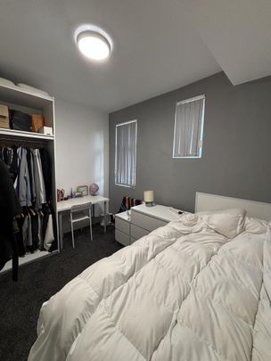 3 bedroom flat to rent - Photo 1