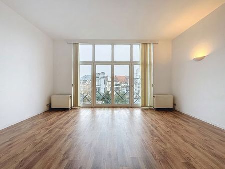 Appartement te huur in Ixelles - Photo 2