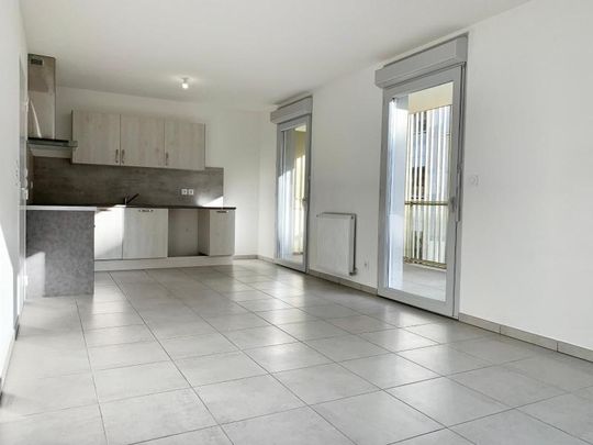 Location Appartement 3 pièces 61m² VAULX EN VELIN 69120 - Photo 1