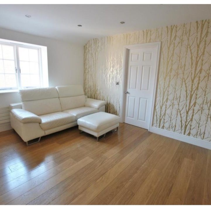 2 Bed Flat, Wells Road, BS14 - Photo 1