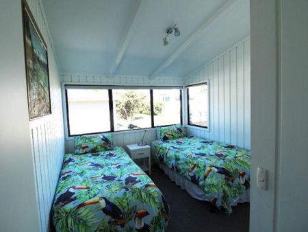 1980's Beach Front Beauty - Photo 3