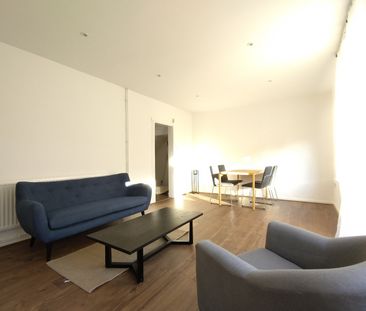 3 Bed Terraced House, More Close, E16 - Photo 2