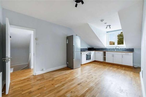 The Grove, London, W5 - Photo 1