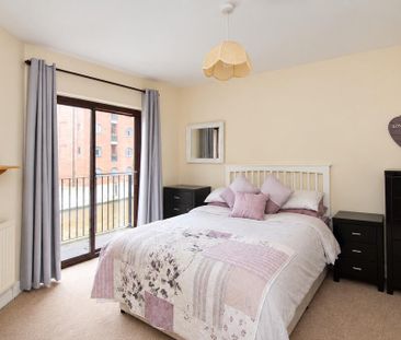 2 bedroom end of terrace house to rent - Photo 2