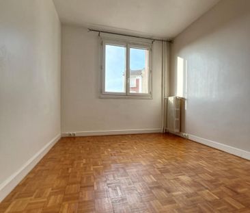 Location Appartement 3 pièces 55m² NANTERRE 92000 - Photo 4