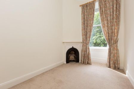 3 bedroom flat to rent - Photo 4