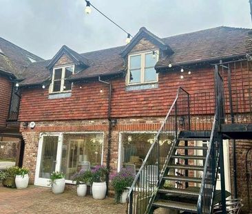 The Loft, Rear Of, High Street, Petersfield, Hampshire, GU32 - Photo 3