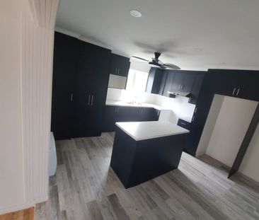 🏡 4 1/2 RÉNOVÉ - 2E ÉTAGE DE TRIPLEX - 1 550$/MOIS 🏡 - Photo 3