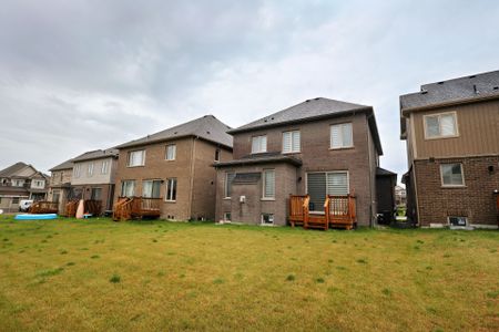 For Lease - 8 Copperhill Heights, Barrie, Ontario - Photo 4