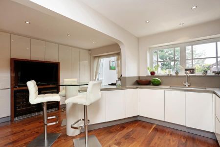 4 bedroom townhouse to rent - Photo 5