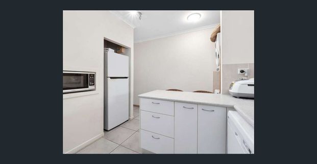 Well located unit in Woree - Photo 1