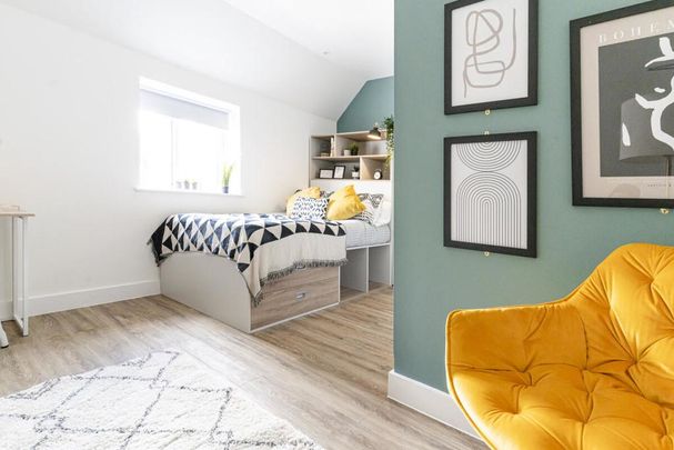 1 bedroom in a house share to rent - Photo 1