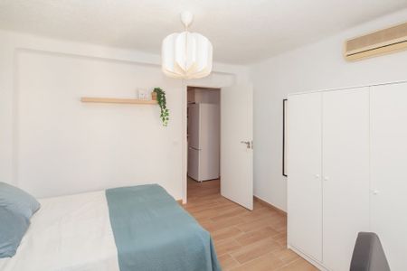 Carrer dEscalante, Valencia, Valencian Community 46011 - Photo 5