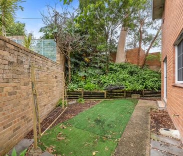 Three Bedroom Townhouse in Central Miranda Location - Photo 5