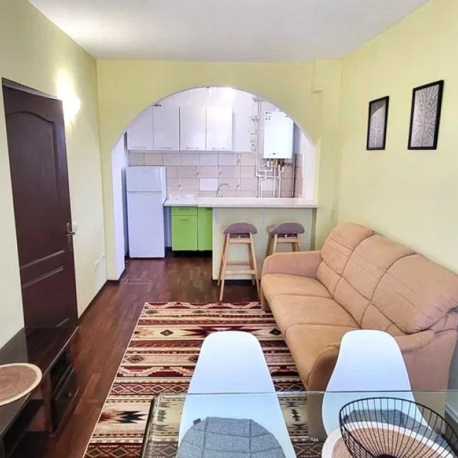 Apartament de inchiriat, 2 camere, decomandat, 40 mp, Bucium, OMV, Cod 161695 - Photo 1